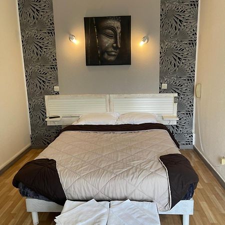 Hotel Auberge des Charmilles Sainte-Soulle Zimmer foto