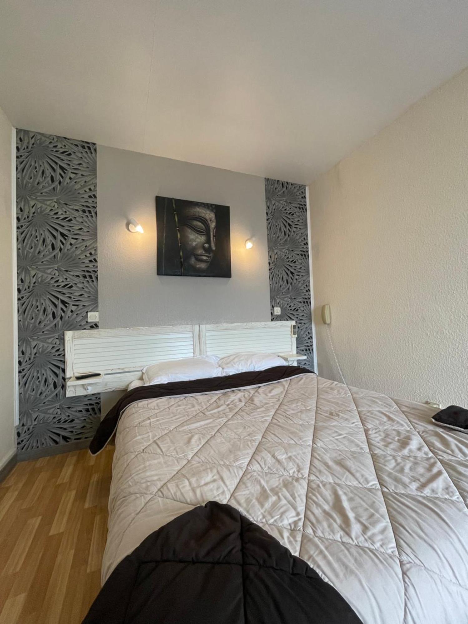 Hotel Auberge des Charmilles Sainte-Soulle Zimmer foto