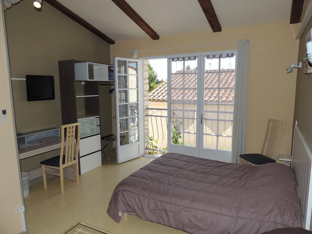 Hotel Auberge des Charmilles Sainte-Soulle Zimmer foto